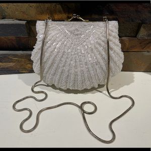 Vintage Women’s white beaded evening bag